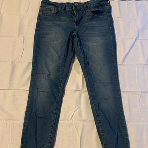 Size 9 SO skinny jeans